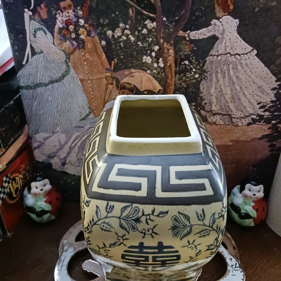Gorgeous Vintage Asian,Oriental Pottery Vase.🐧🌏Made In China🇨🇳Gift it.🎁 👌 - Picture 10 of 11
